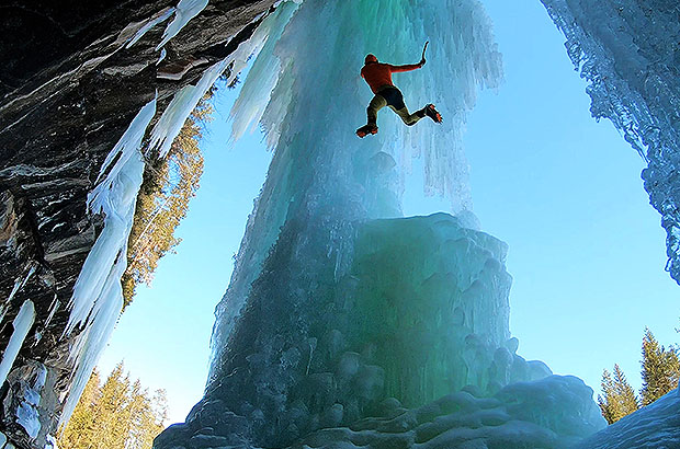 Foot support is a key element of the iceclimbing and mountaineering techniques. The quality of this support and the safety of climbing depend on the quality of sharpening crampons