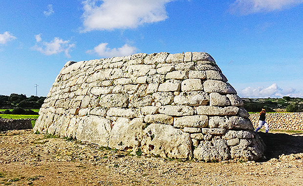 Naveta de Tudón - The Most Famous Prehistoric Monument in Menorca