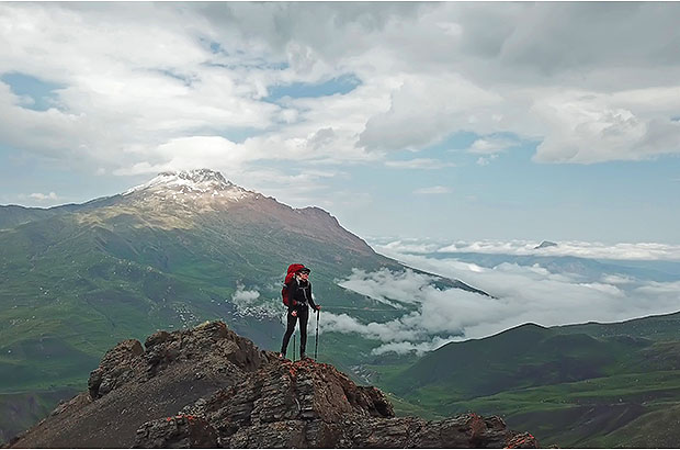 Climbing the summit of Mount Bazarduzu