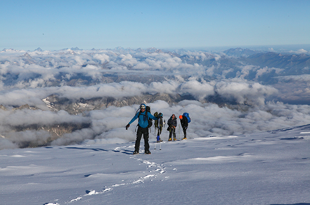 Штурм вершины Эльбруса с запада, маршрут через 'Утюг'