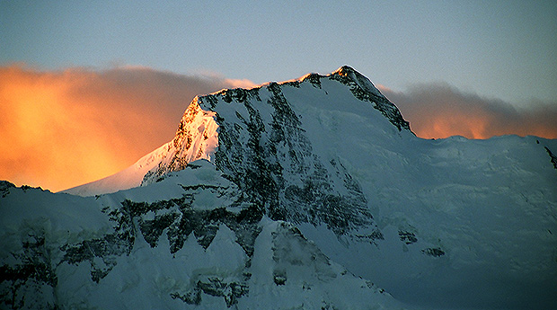 Communism Peak (Somoni), Pamir